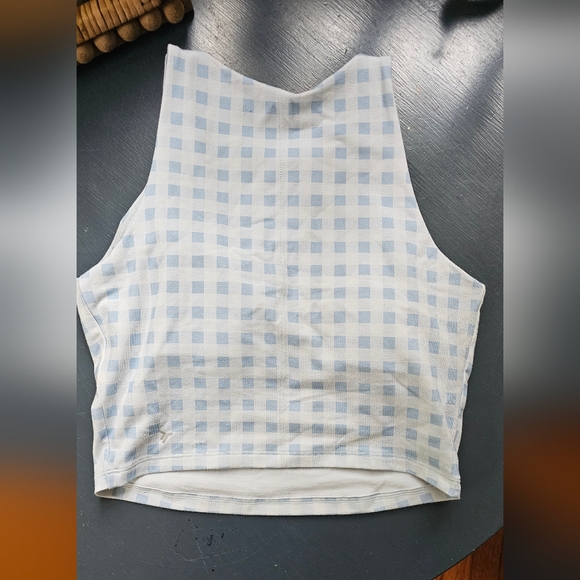 Blue and white gingham Old Navy active crop top size medium - Picture 5 of 5